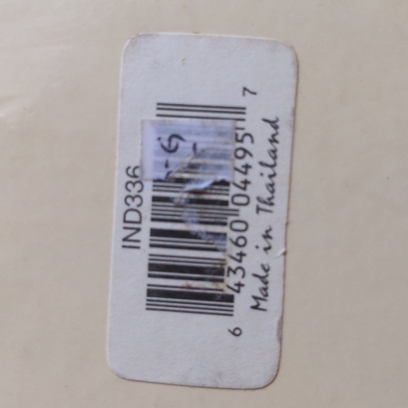 NEW in box Candle in Glass Jar Scent Indulgence Vance Kitira - Picture 5 of 6